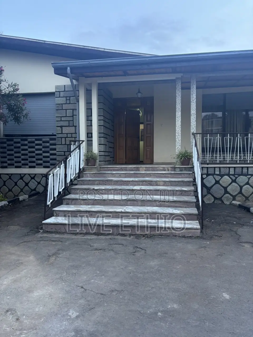 Furnished 3bdrm Villa in Arada for rent