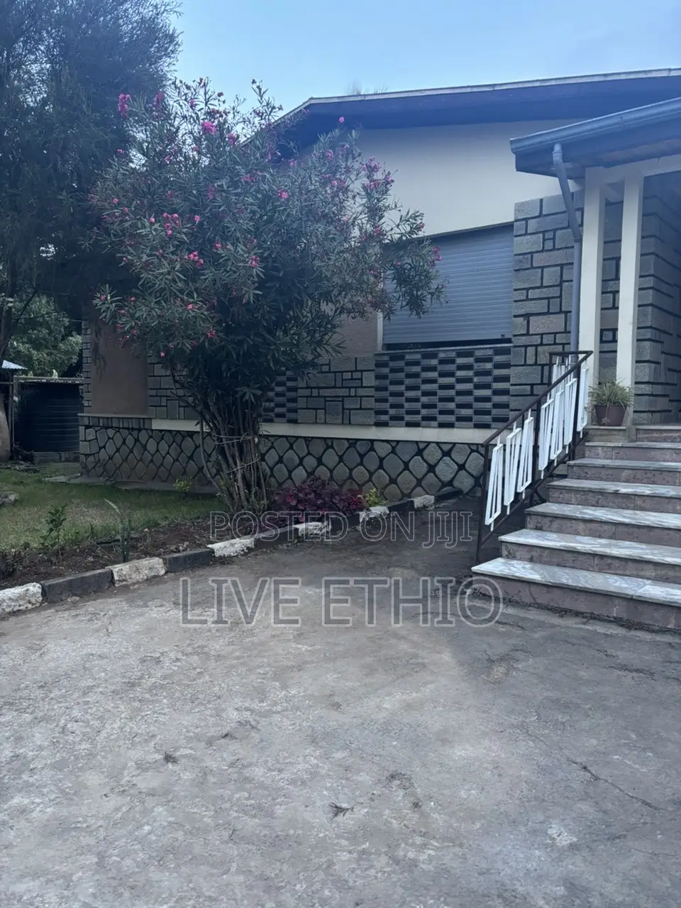Furnished 3bdrm Villa in Arada for rent