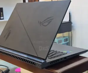 New Laptop Asus ROG Strix G18 40GB Intel Core i9 SSD 1T