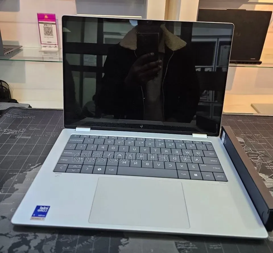 New Laptop HP OmniBook Ultra Flip 14" 16GB Intel Core Ultra 7 SSD 512GB