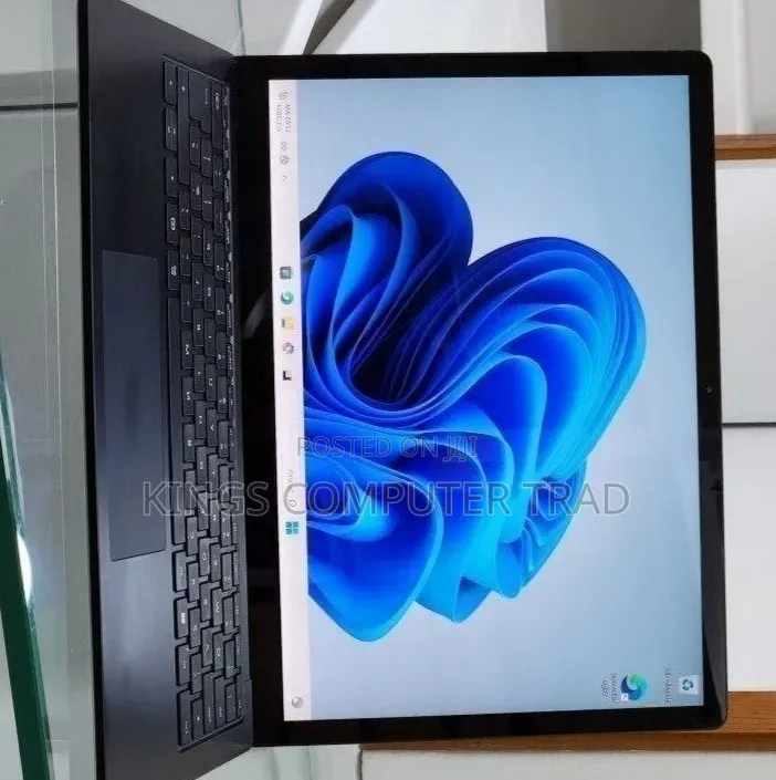New Laptop Microsoft Surface 16GB Intel Core i7 SSD 512GB