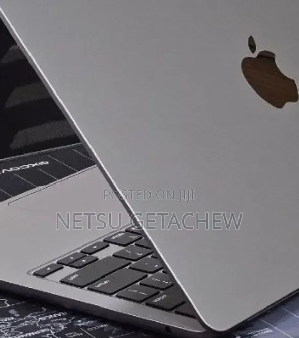 New Laptop Apple MacBook Air 2022 M2 16GB Apple M2 SSD 256GB