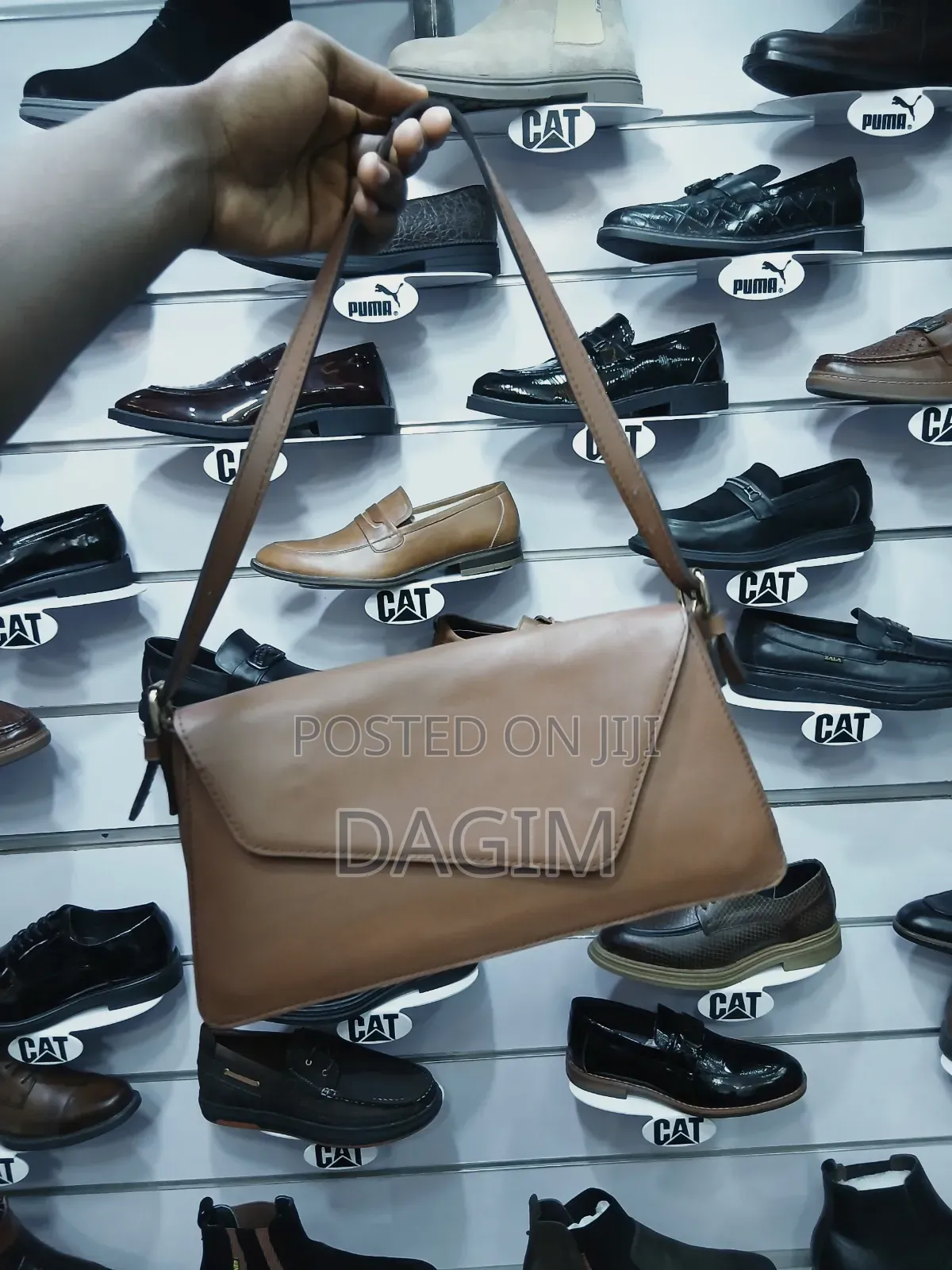 ውብ የሌዘር ቦርሳዎች ከ Brana Leather