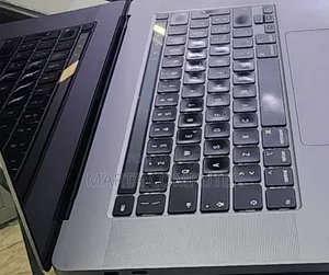 New Laptop Apple MacBook Pro 2019 16GB Intel Core i7 SSD 256GB