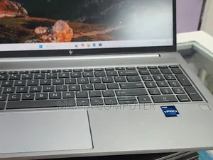 New Laptop HP ZBook Firefly 14 G11 16GB Intel Core i7 SSD 512GB
