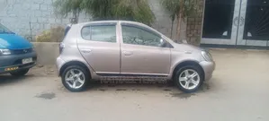 Toyota Vitz 2001 Silver