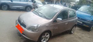 Toyota Vitz 2001 Silver