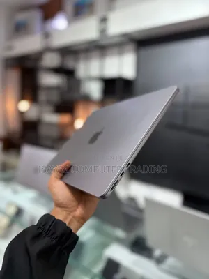 New Laptop Apple MacBook Air 2022 M2 8GB Apple M2 SSD 256GB