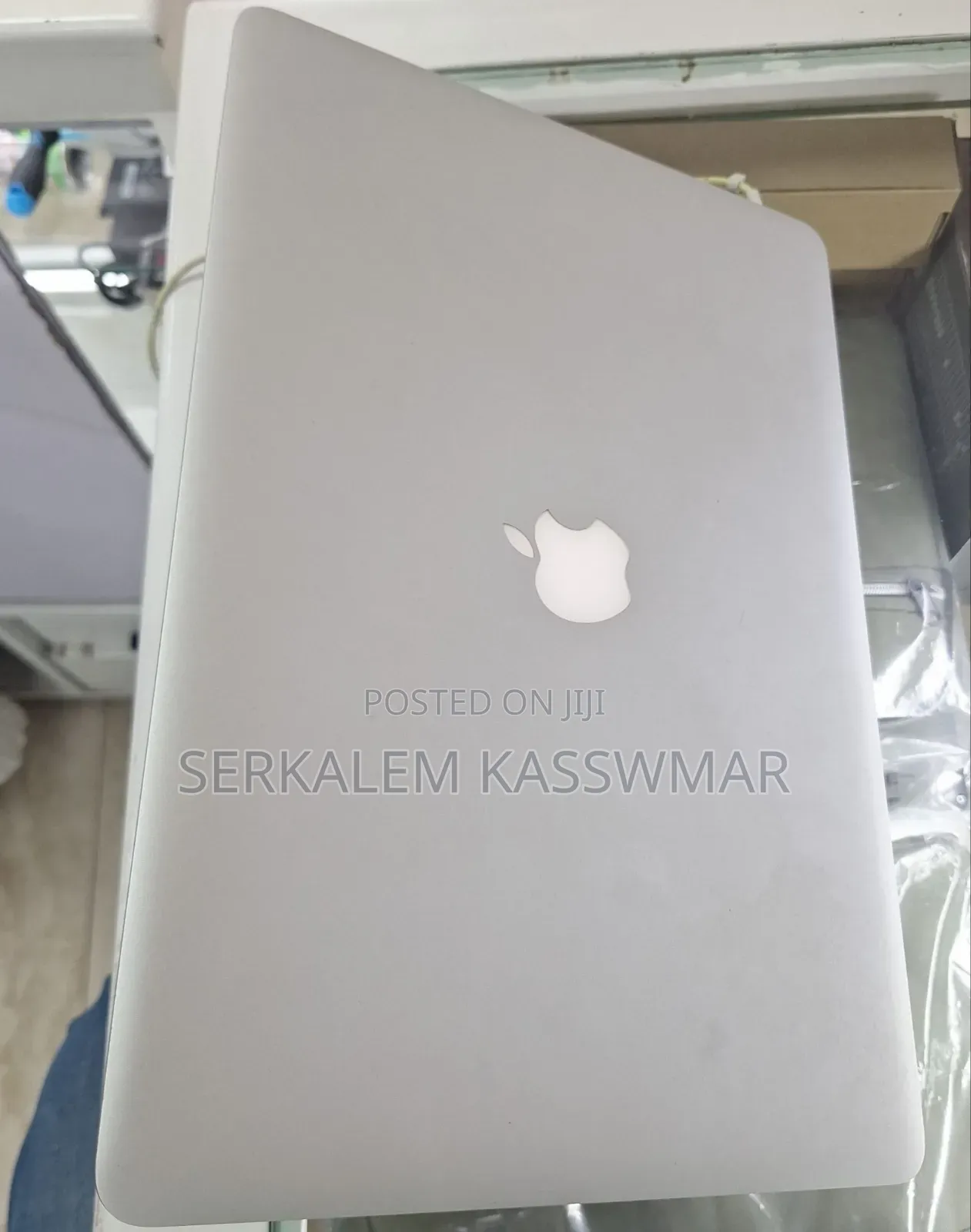 New Laptop Apple MacBook Pro 16GB Intel Core i7 SSD 256GB