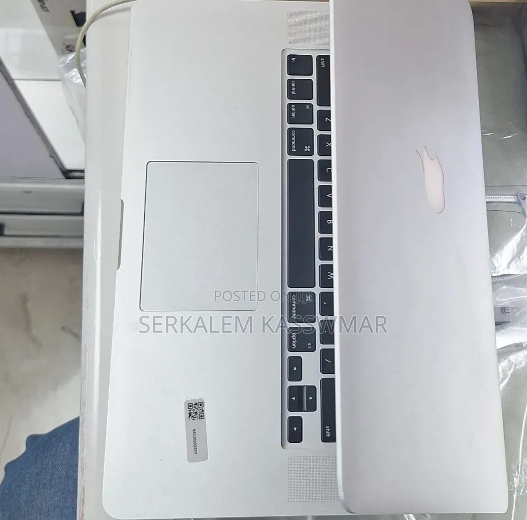 New Laptop Apple MacBook Pro 16GB Intel Core i7 SSD 256GB