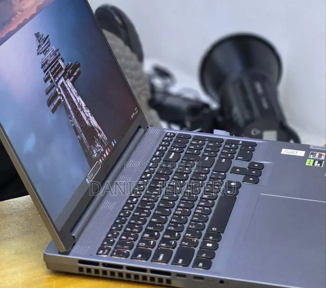 New Laptop Lenovo Legion 5 16GB AMD Ryzen 7 SSD 1T
