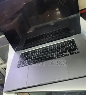 New Laptop Apple MacBook Pro 2019 16GB Intel Core i7 SSD 256GB