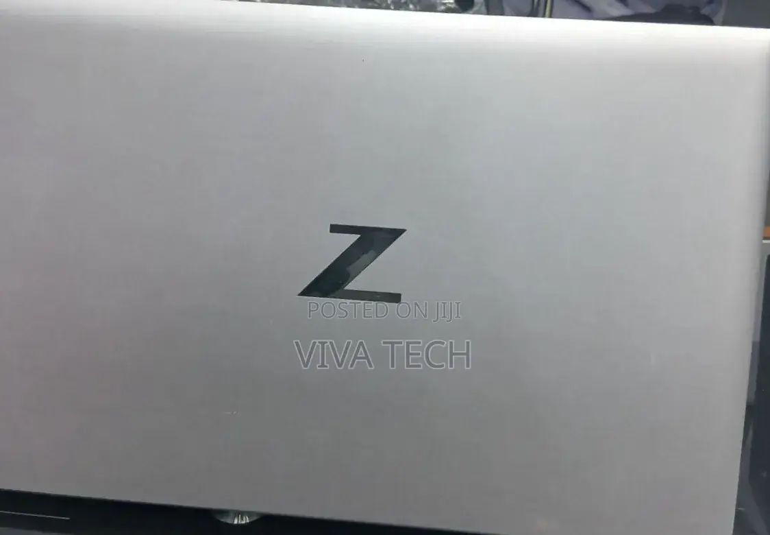 New Laptop HP ZBook Firefly G8 16GB Intel Core i5 SSD 512GB