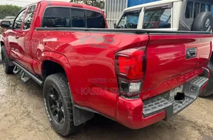 Toyota Tacoma 2018 Burgundy