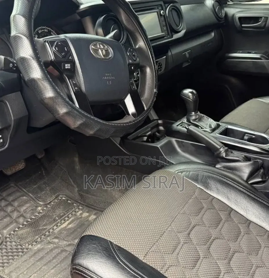 Toyota Tacoma 2018 Burgundy