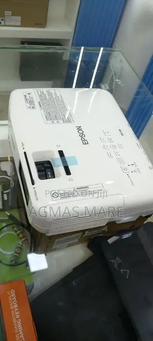 Brand New Epson Projector With Bag, Remote Model Name: Eb-X18
