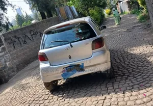Toyota Vitz 2001 Gray