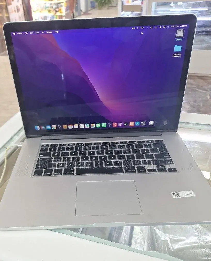 New Laptop Apple MacBook Pro 2015 16GB Intel Core i7 SSD 256GB