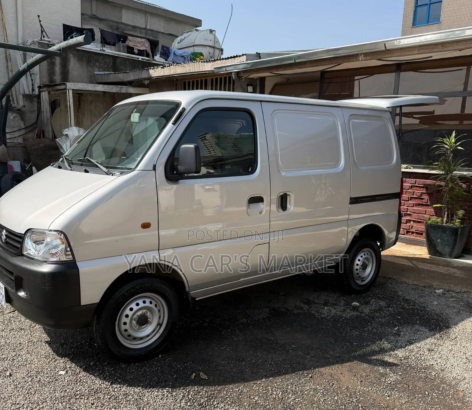 Suzuki Eeco 2024 Silver
