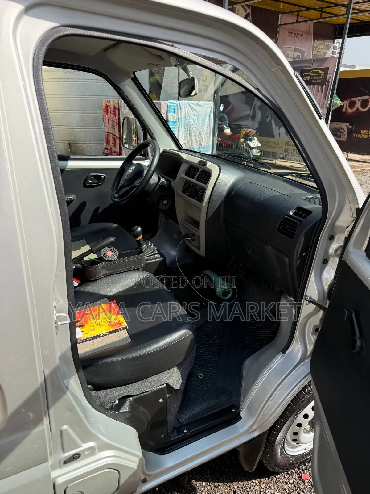 Suzuki Eeco 2024 Silver
