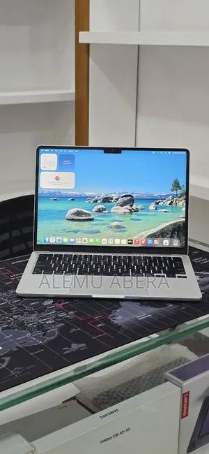 New Laptop Apple MacBook Air 2024 M3 16GB Apple M3 SSD 256GB