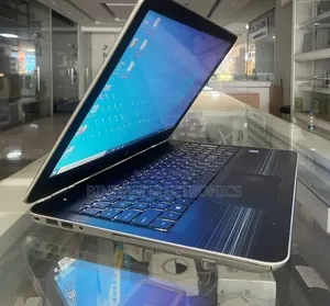 New Laptop HP Pavilion 15 8GB Intel Core i5 HDD 1T