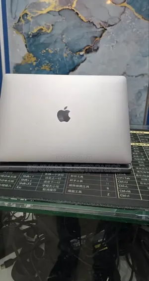 New Laptop Apple MacBook Air 2020 M1 8GB Apple M1 SSD 256GB