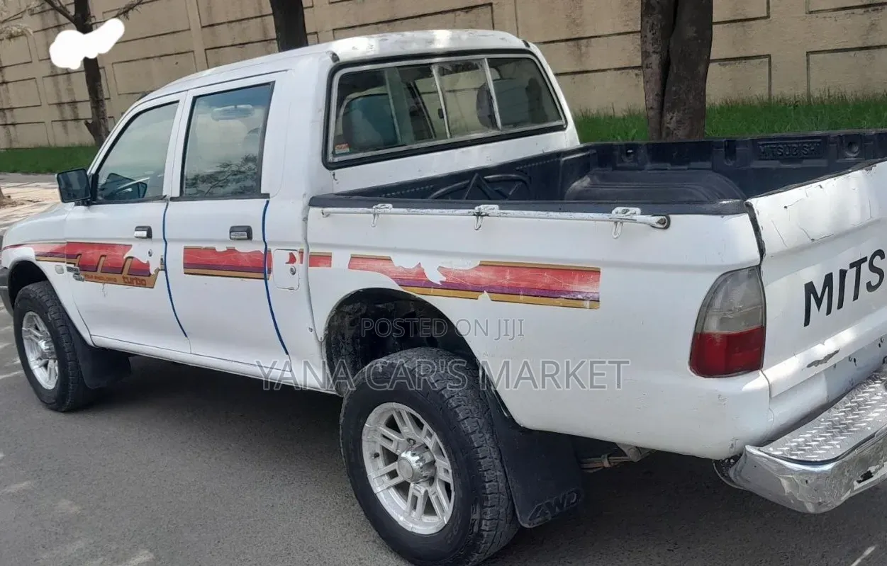 Mitsubishi L200 2002 Blue