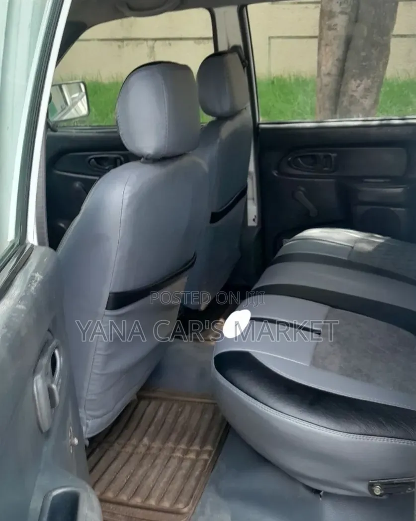 Mitsubishi L200 2002 Blue