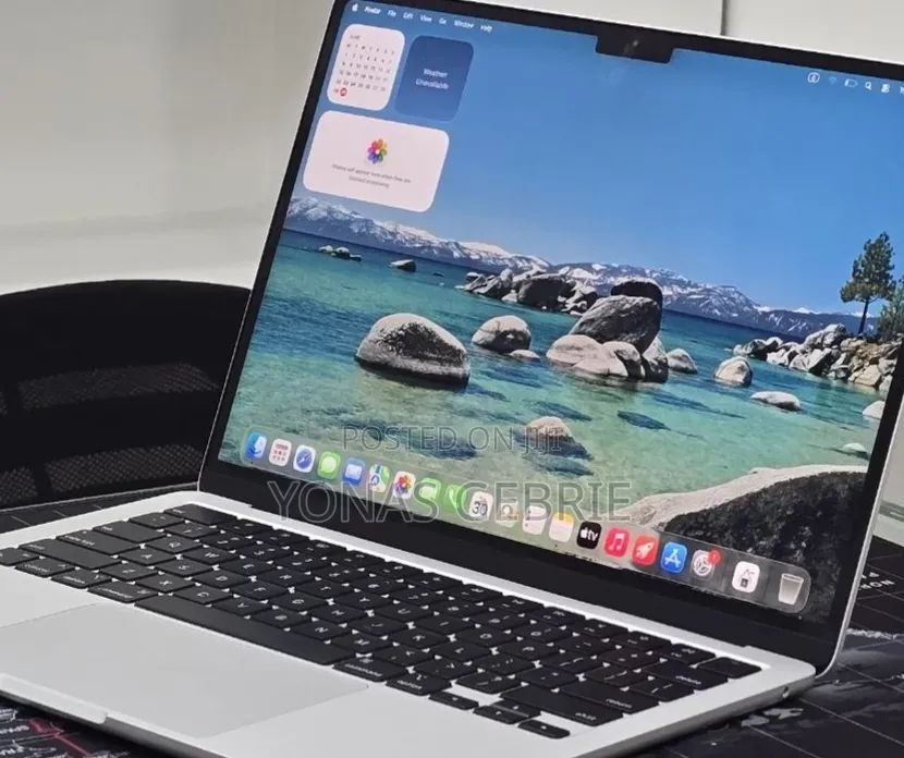 New Laptop Apple MacBook 16GB Apple M3 SSD 256GB
