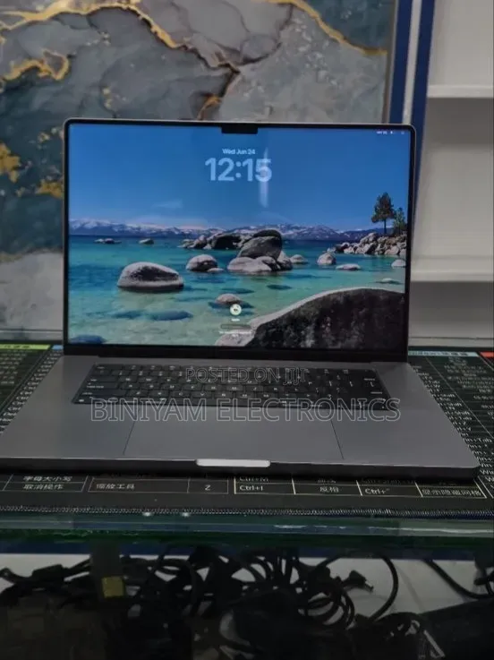 New Laptop Apple MacBook Pro 2021 M1 32GB Apple M1 Pro SSD 512GB