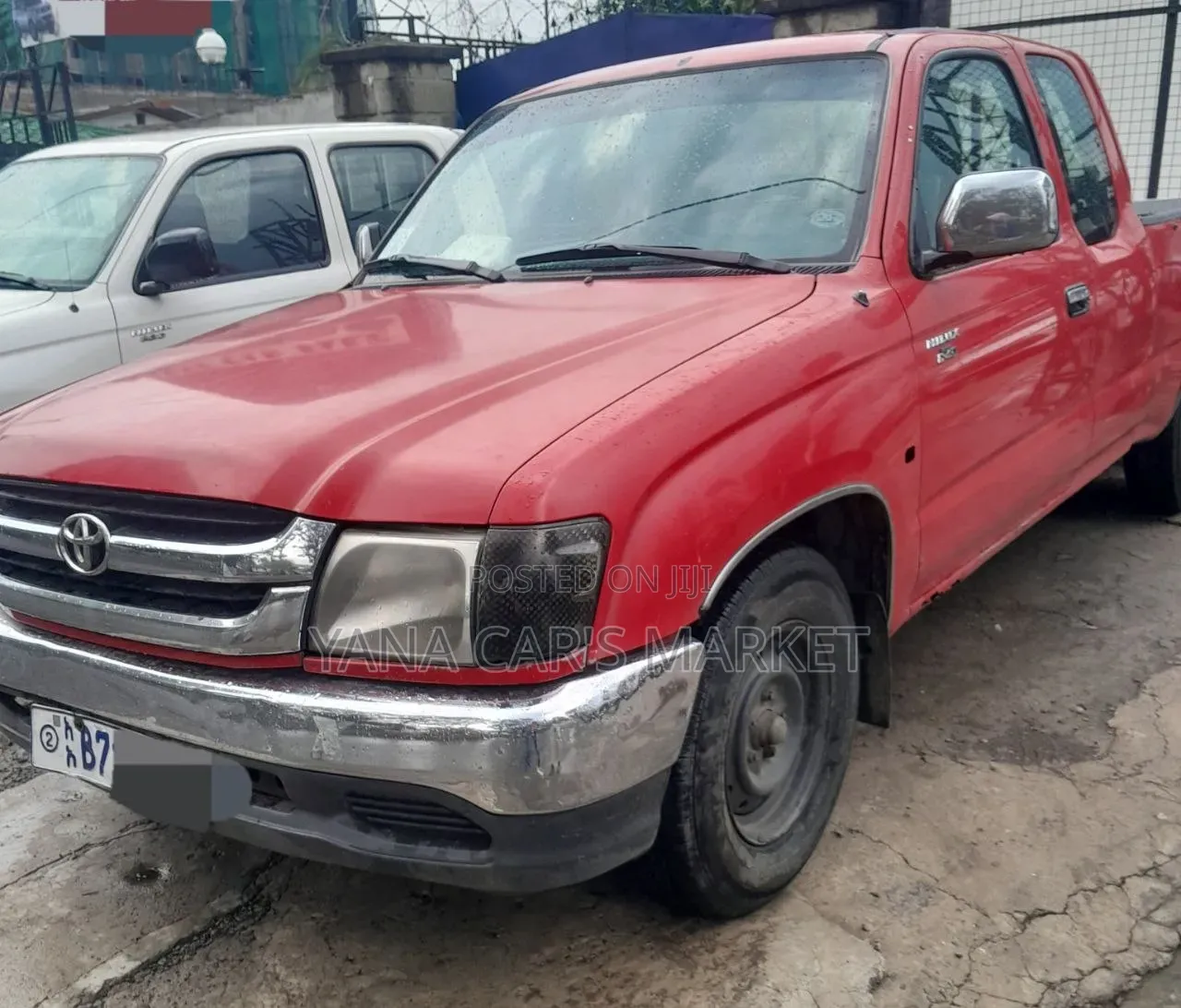 Toyota Hilux 2004 White