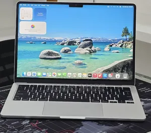 New Laptop Apple MacBook Air 2024 M3 16GB Apple M3 SSD 256GB