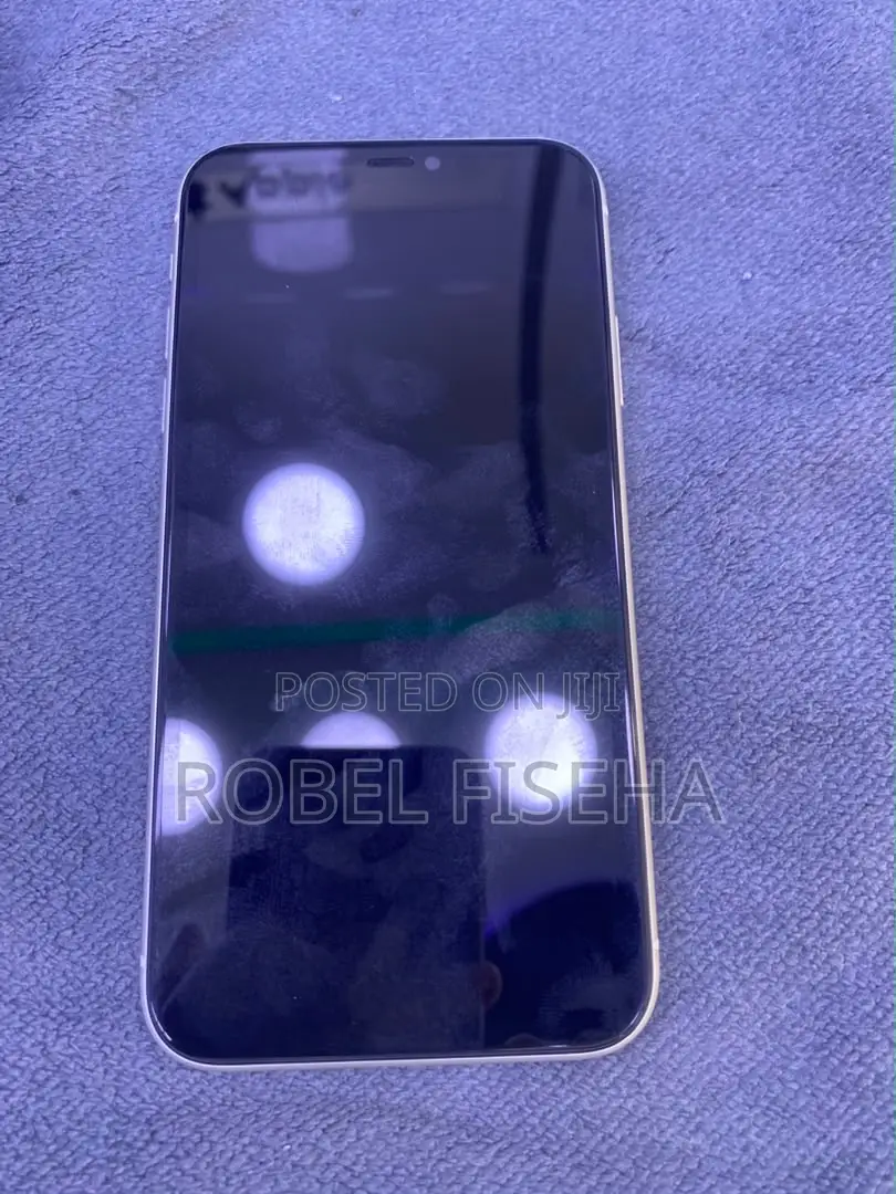 New Apple iPhone 11 128 GB White