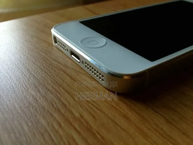 Apple iPhone 5 16 GB White