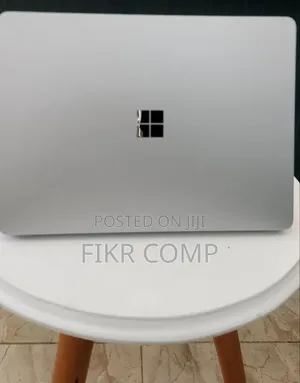 New Laptop Microsoft Surface 16GB Intel Core i7 SSD 512GB