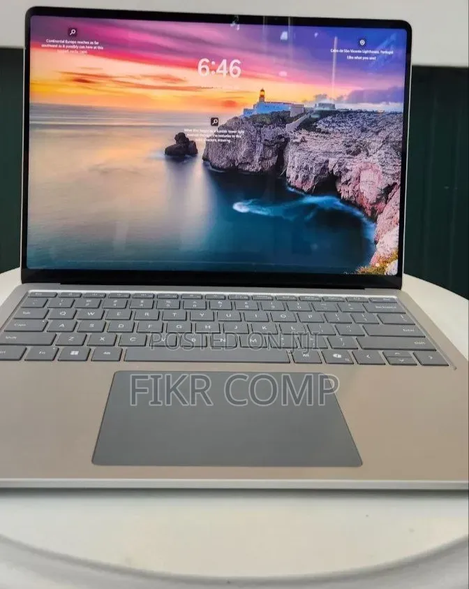 New Laptop Microsoft Surface 16GB Intel Core i7 SSD 512GB