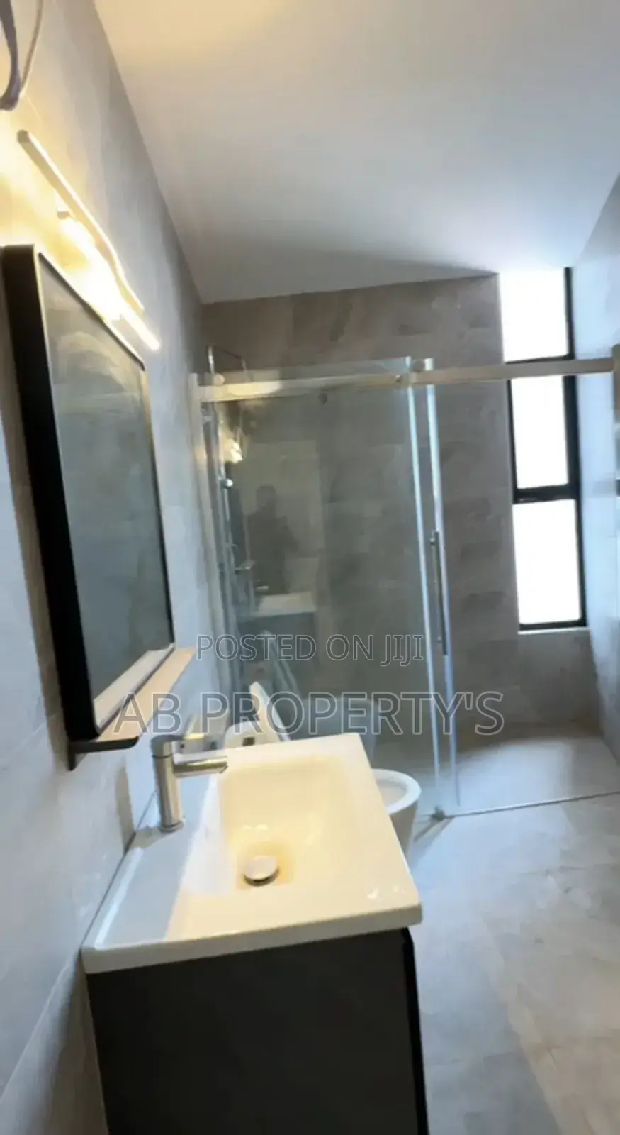 Furnished 3bdrm Apartment in ጃክሮስ መብራት, Yeka for sale