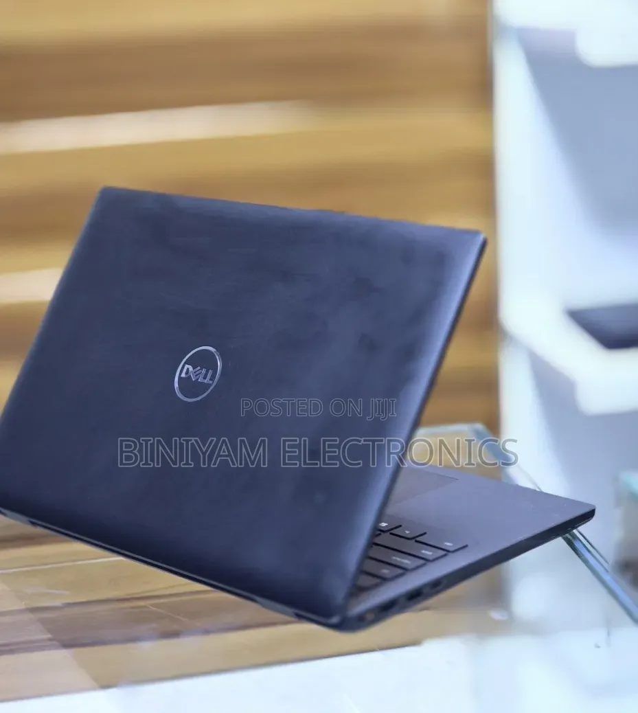 New Laptop Dell Latitude 3320 8GB Intel Core i7 SSD 256GB