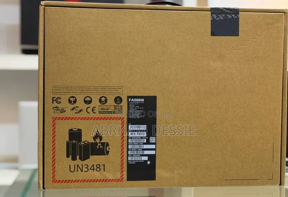 New Laptop Asus 16GB AMD Ryzen 7 SSD 512GB