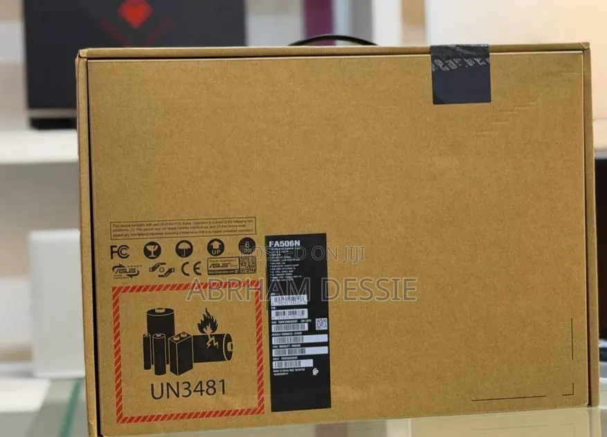 New Laptop Asus 16GB AMD Ryzen 7 SSD 512GB