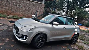 Suzuki Swift 2022 Gray