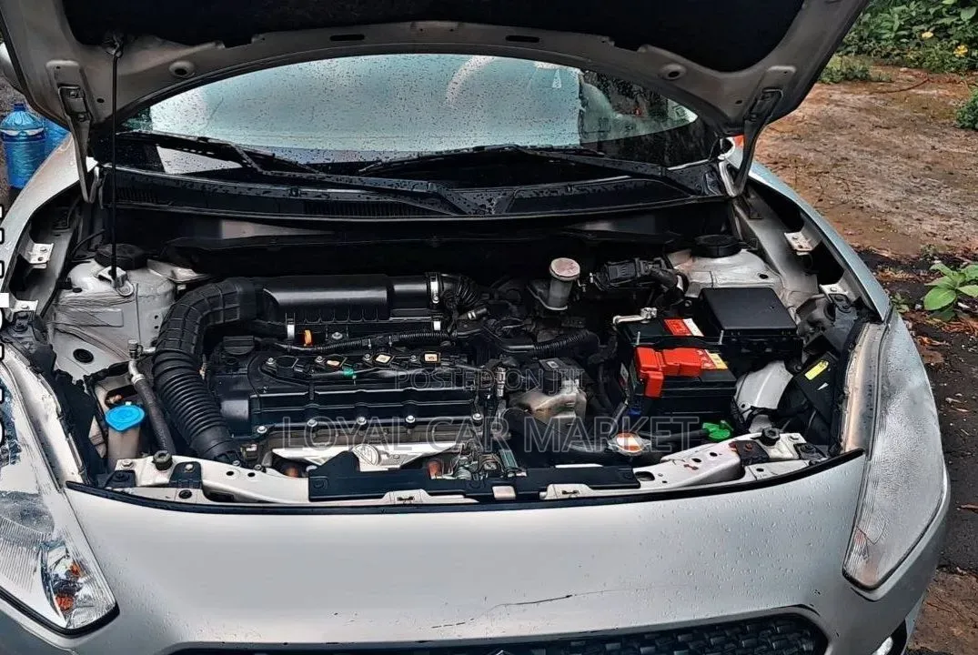 Suzuki Swift 2022 Gray