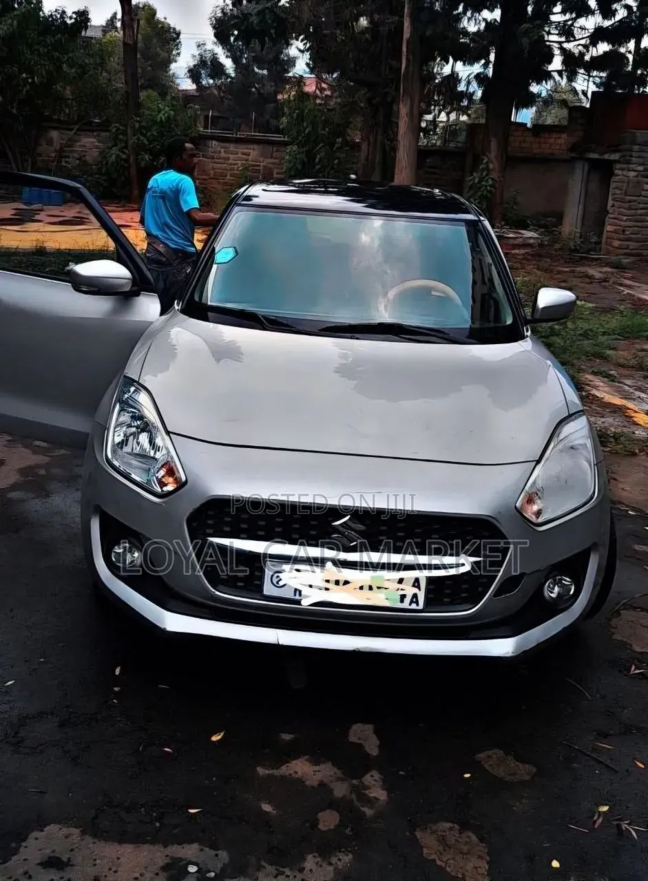 Suzuki Swift 2022 Gray