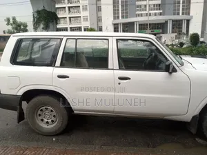Nissan Patrol 2004 White