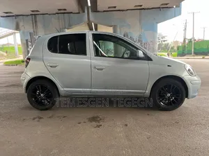 Toyota Vitz 2004