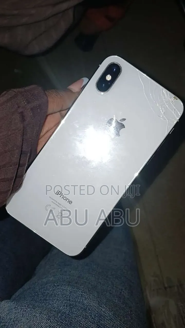 Apple iPhone X 64 GB Gray