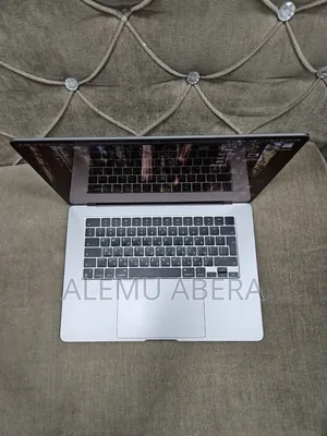 New Laptop Apple MacBook Air 2024 M3 8GB Apple M3 SSD 512GB