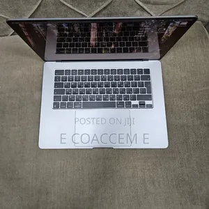 New Laptop Apple MacBook 8GB Apple M3 SSD 512GB