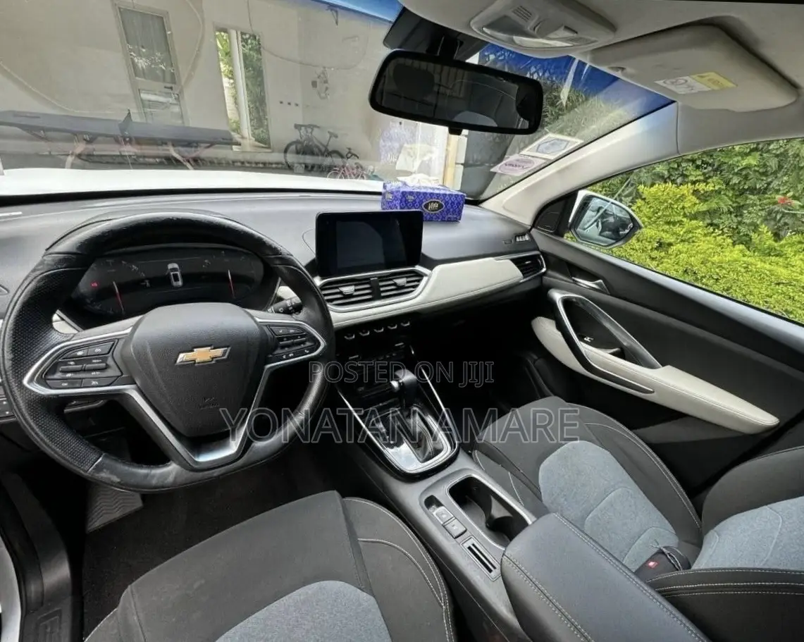 Chevrolet Captiva 2023 White